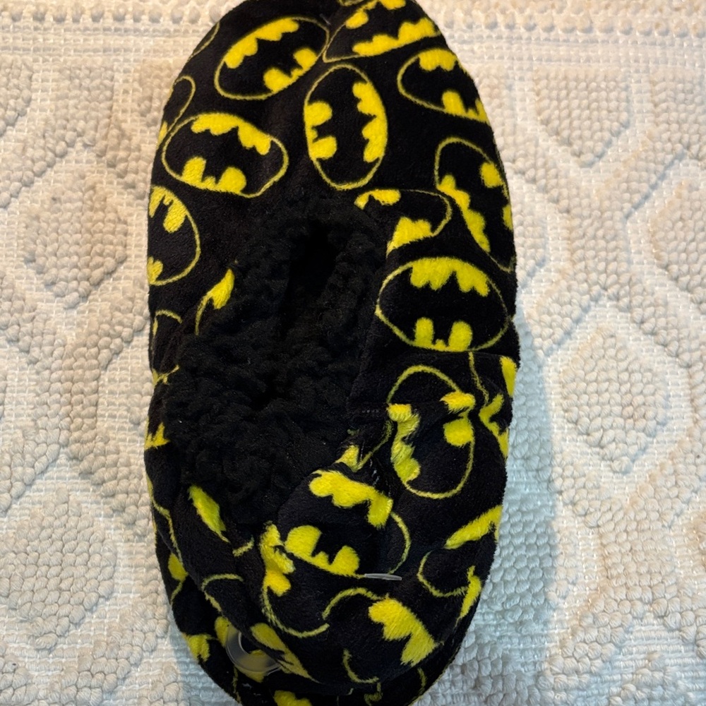 Slipper socks boys new size M/L shoe size 13-4 polyester Fuzzy Babba